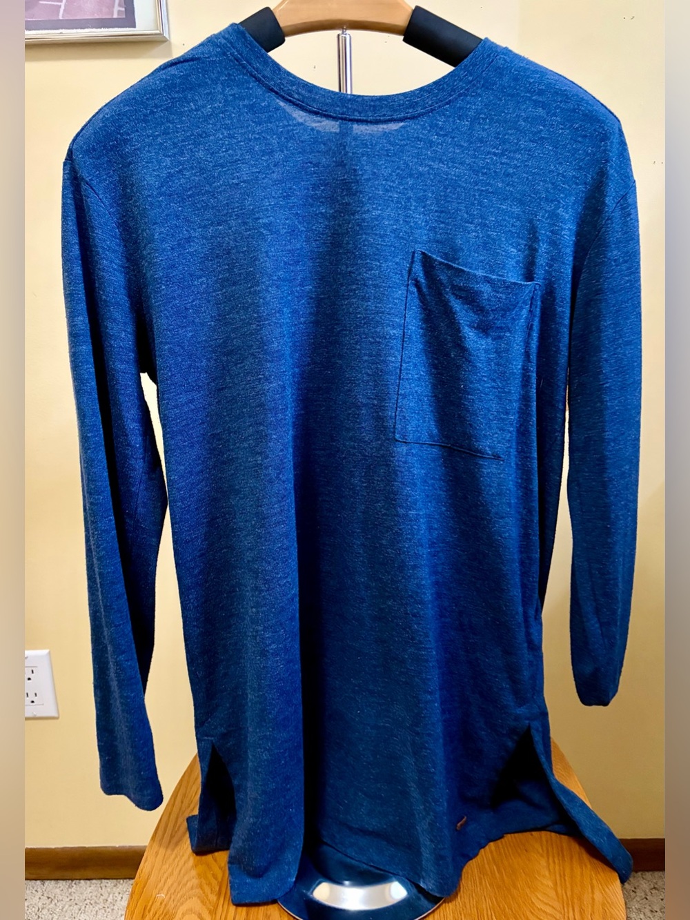 Roots Women's Long-Sleeve Pocket Tee in Heather Blue